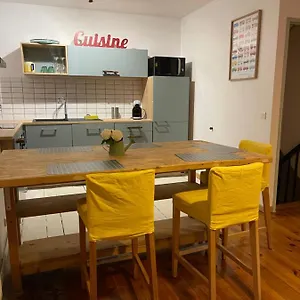https://cosy-townhouse-in-the-historical-center-of-cahors.midi-pyreneeshotels.com